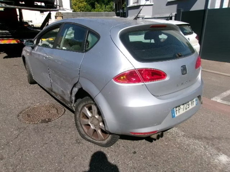 SEAT LEON 1.9 TDI 5P — zdjęcie 3
