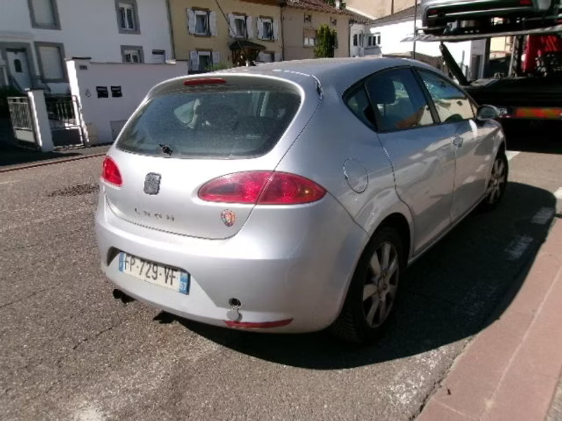 SEAT LEON 1.9 TDI 5P — zdjęcie 4