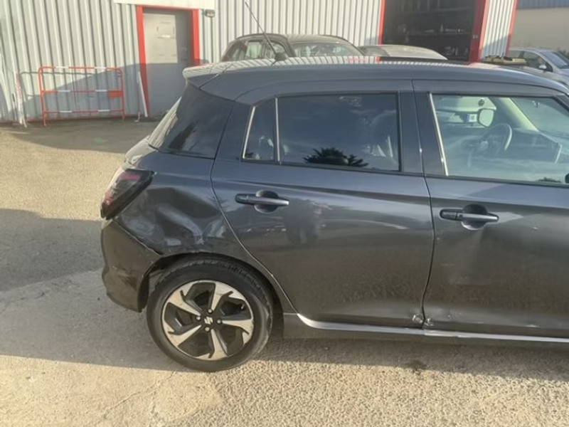 SUZUKI Swift — zdjęcie 4