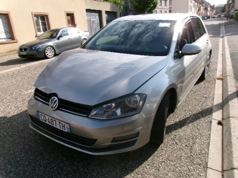 VOLKSWAGEN GOLF 1.6 TDI 5P — zdjęcie 1