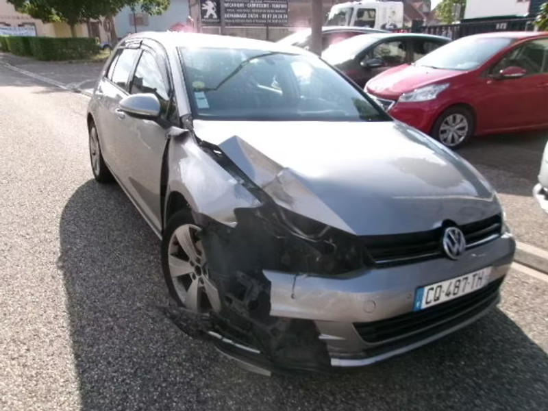 VOLKSWAGEN GOLF 1.6 TDI 5P — zdjęcie 2
