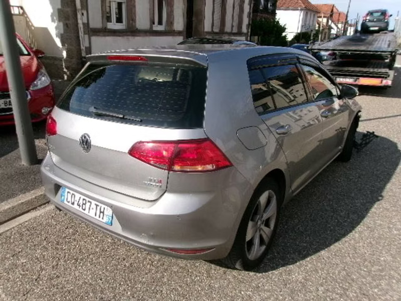VOLKSWAGEN GOLF 1.6 TDI 5P — zdjęcie 4