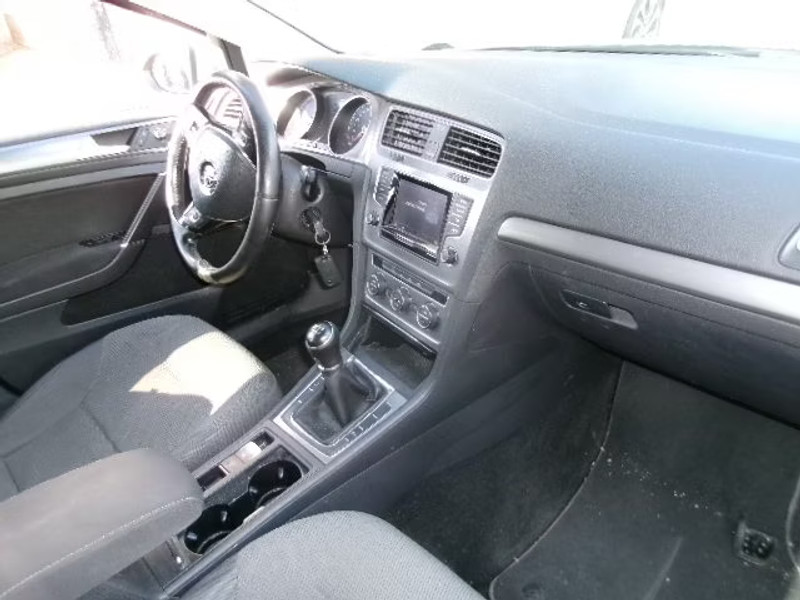 VOLKSWAGEN GOLF 1.6 TDI 5P — zdjęcie 7