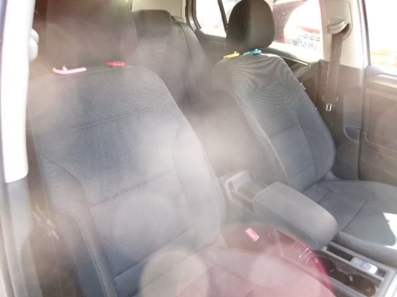 VOLKSWAGEN GOLF 1.6 TDI 5P — zdjęcie 8