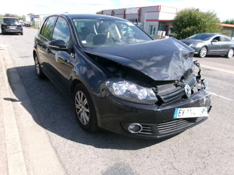 VOLKSWAGEN GOLF 1.6 TDI 5P — zdjęcie 1