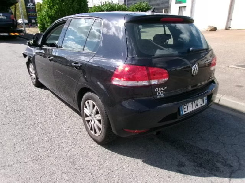 VOLKSWAGEN GOLF 1.6 TDI 5P — zdjęcie 3