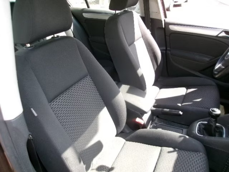 VOLKSWAGEN GOLF 1.6 TDI 5P — zdjęcie 7