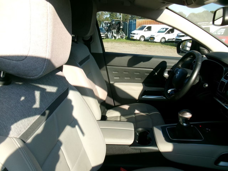 CITROEN C5 AIRCROSS 1.2 Live — zdjęcie 21