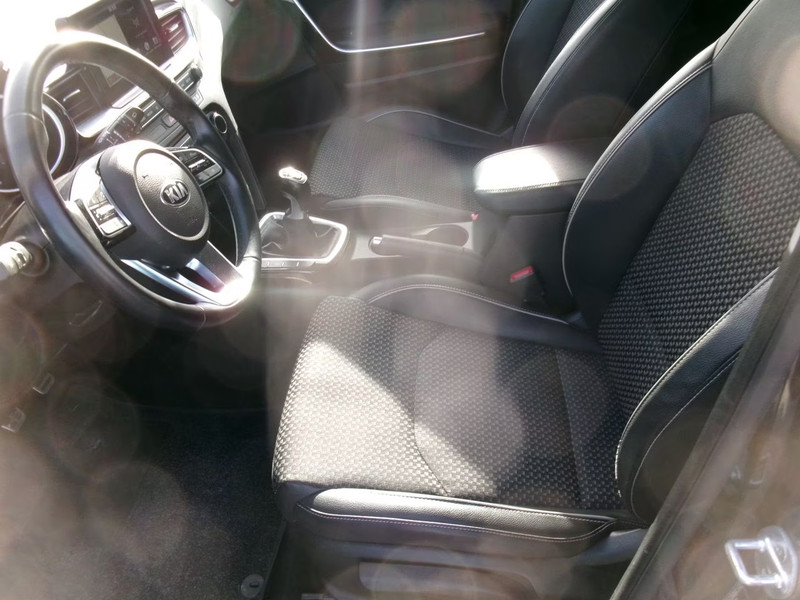 KIA CEED 1.0 5 DRS HB Lounge — zdjęcie 17