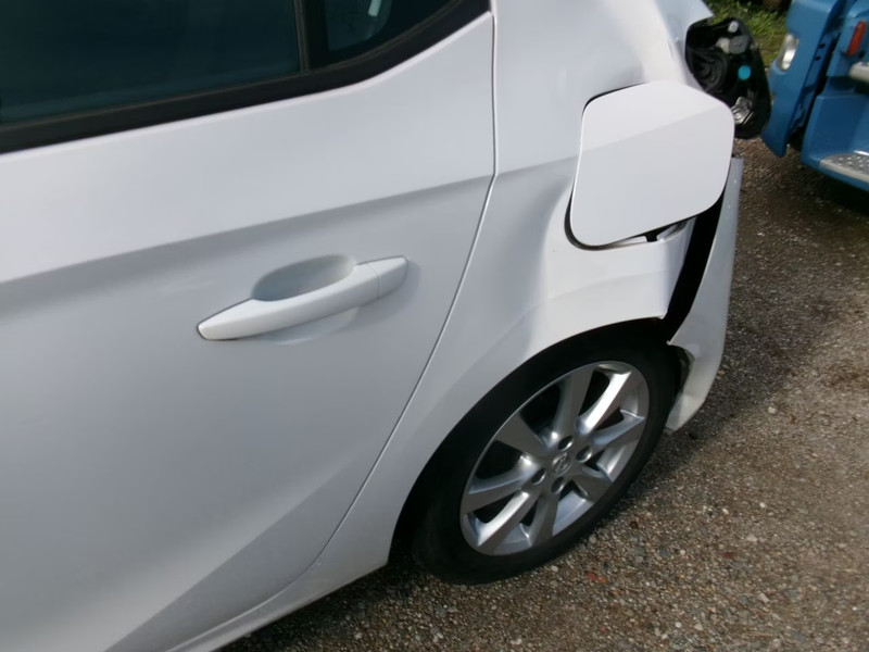 OPEL CORSA 1.2 F - 5 DRS Edition — zdjęcie 20