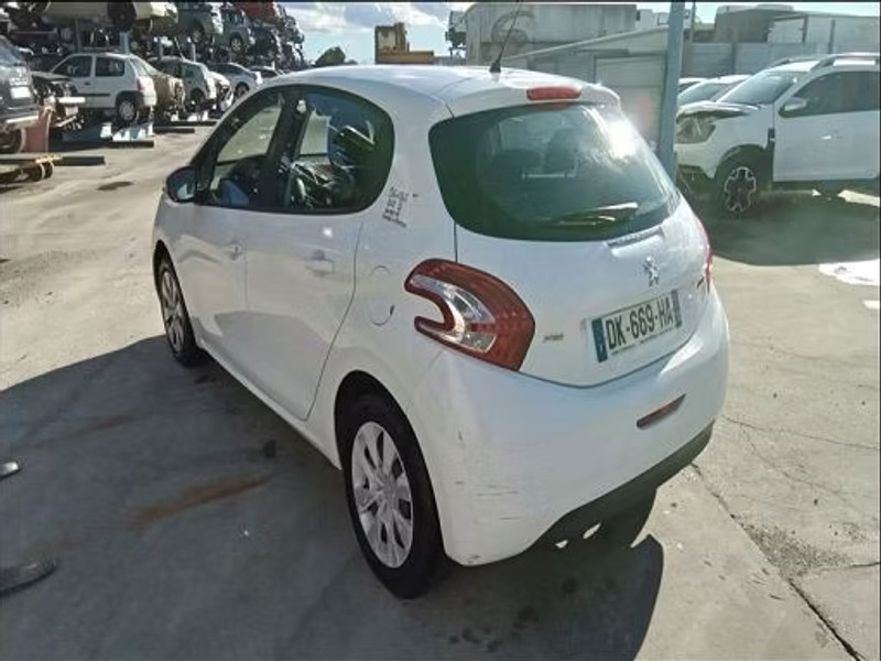 Peugeot 208 1.4 HDi Fap - 68 — zdjęcie 4