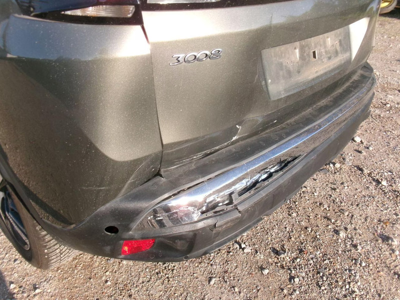 PEUGEOT 3008 1.2 Allure — zdjęcie 18