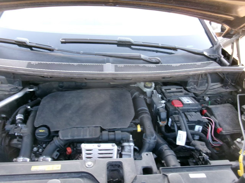 PEUGEOT 3008 1.2 Allure — zdjęcie 23