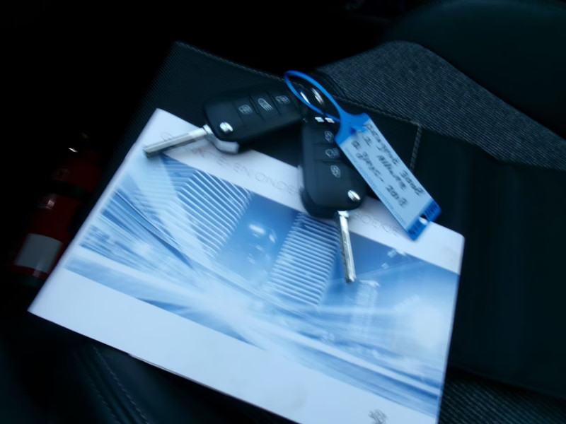 PEUGEOT 3008 1.2 Allure — zdjęcie 39
