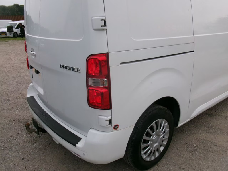 TOYOTA PROACE 2.0 D- Bestelwagen — zdjęcie 12