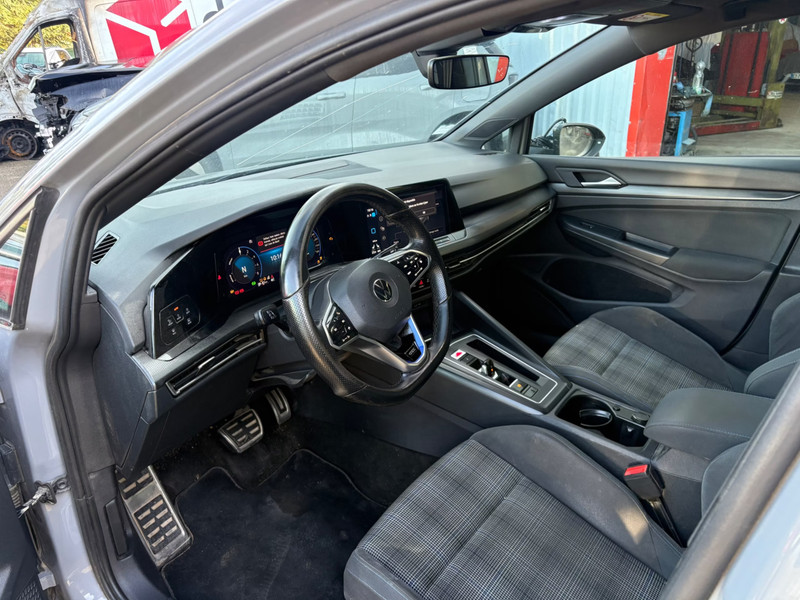 Volkswagen Golf — zdjęcie 11