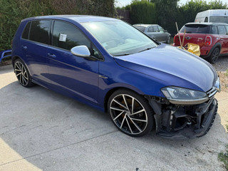 VOLKSWAGEN GOLF R 2.0 TSI 300 4 MOTION