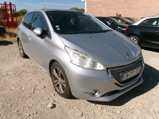 PEUGEOT 208 1.6 HDI 5P