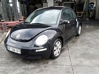 VOLKSWAGEN NEW BEETLE 1.6I